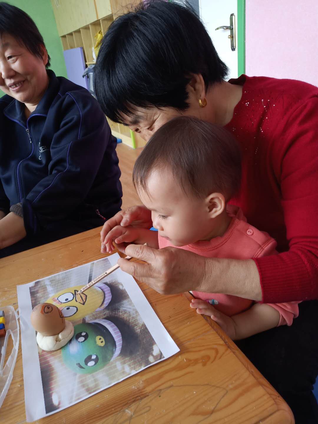 妈妈与小婴儿增进感情的小游戏